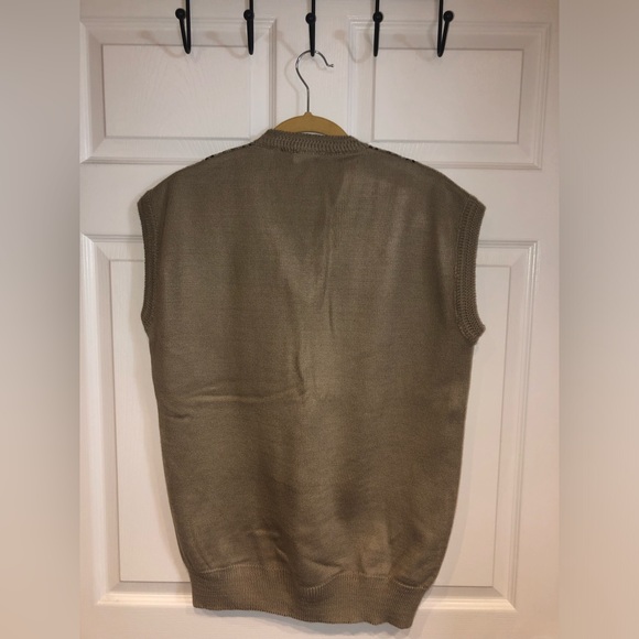 Men’s Sleeveless Sweater (V-neck) - Picture 3 of 8